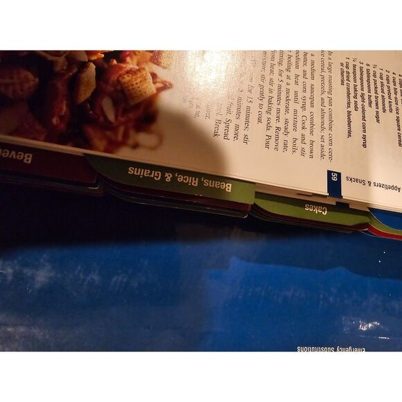 12th Edition Better Homes and Gardens 3 Ring Binder Cookbook Recipes Since 1930 - Picture 4 of 5